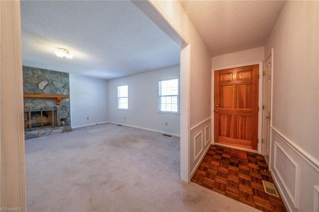265 Rolling Green Drive, Winston-salem, NC 27107