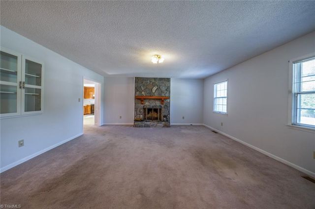 265 Rolling Green Drive, Winston-salem, NC 27107