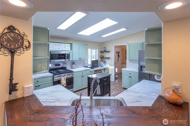 18566 Mason Court, Mount Vernon, WA 98274