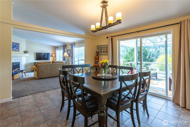 18566 Mason Court, Mount Vernon, WA 98274
