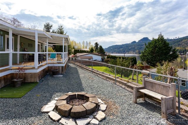 18566 Mason Court, Mount Vernon, WA 98274