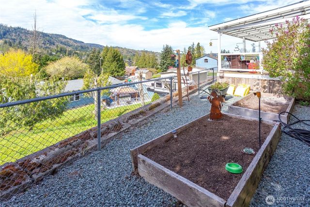 18566 Mason Court, Mount Vernon, WA 98274