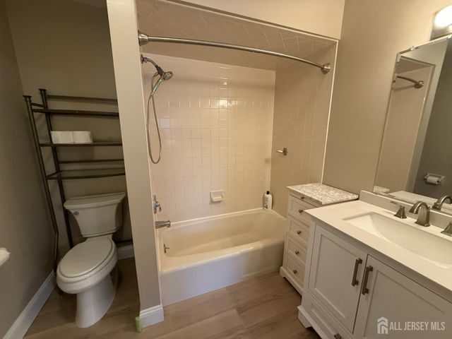 43 Dallenbach Lane, East Brunswick, NJ 08816