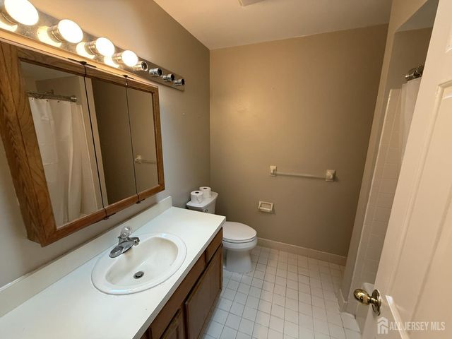 43 Dallenbach Lane, East Brunswick, NJ 08816