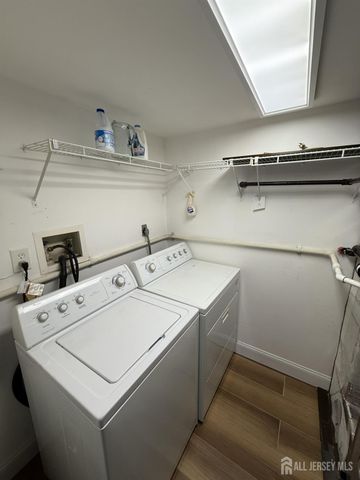 43 Dallenbach Lane, East Brunswick, NJ 08816