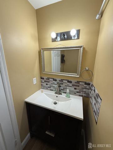 43 Dallenbach Lane, East Brunswick, NJ 08816