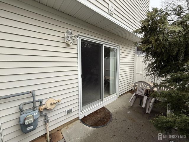 43 Dallenbach Lane, East Brunswick, NJ 08816