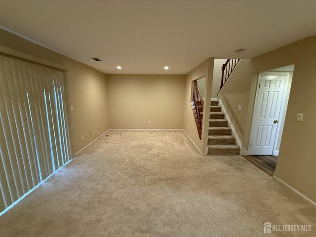 43 Dallenbach Lane, East Brunswick, NJ 08816