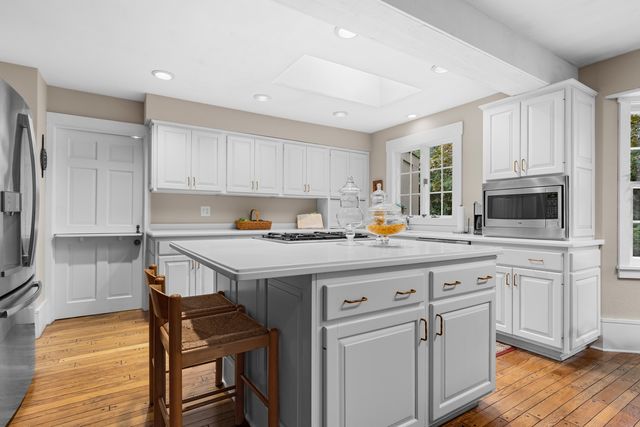 2699 Hickory Avenue, Rockford, IL 61114