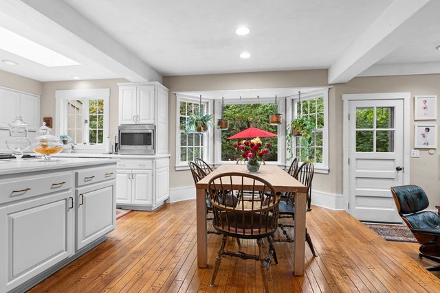 2699 Hickory Avenue, Rockford, IL 61114