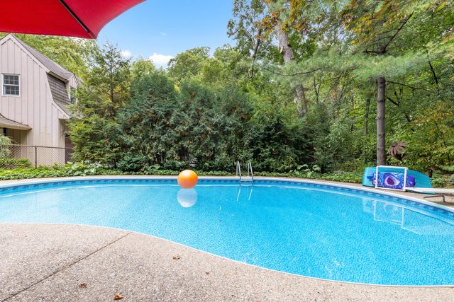 2699 Hickory Avenue, Rockford, IL 61114