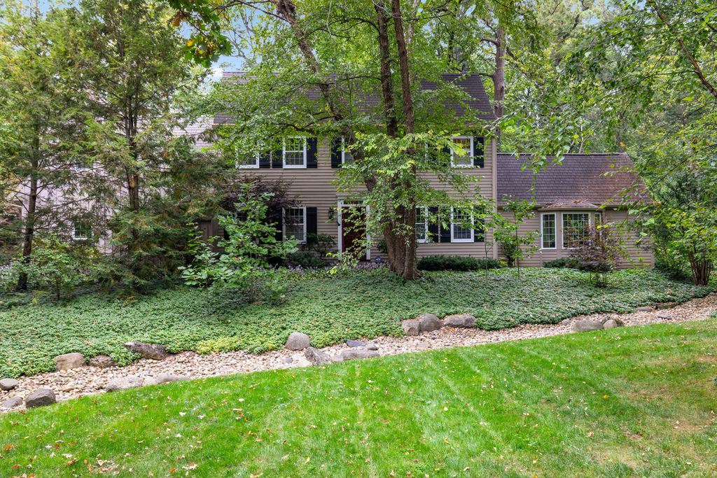 2699 Hickory Avenue, Rockford, IL 61114