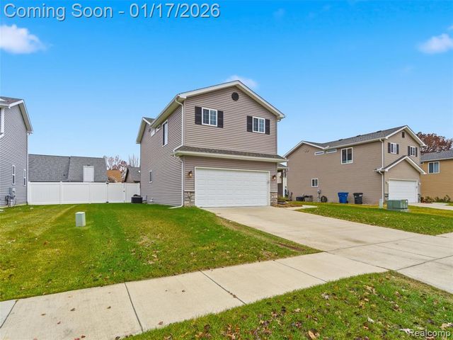 250 Fountain Park Drive, Waterford, MI 48327