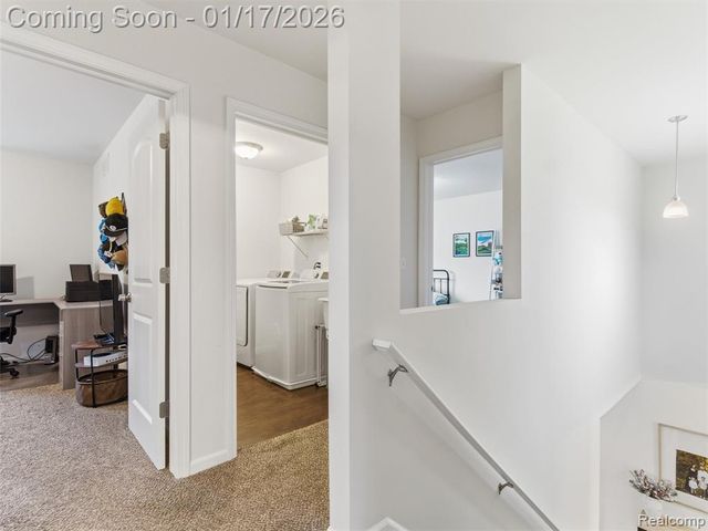 250 Fountain Park Drive, Waterford, MI 48327