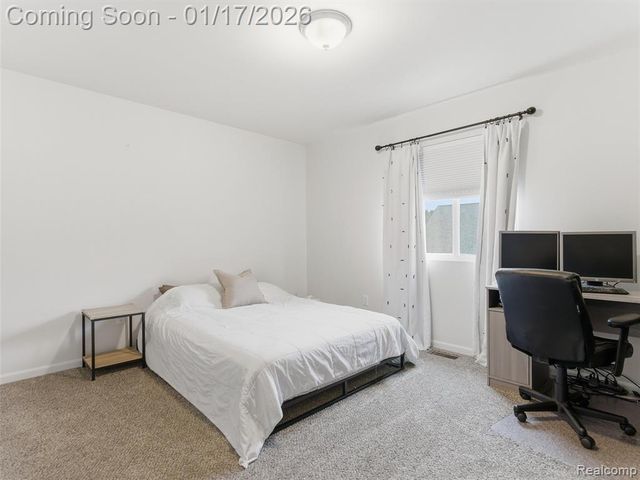 250 Fountain Park Drive, Waterford, MI 48327