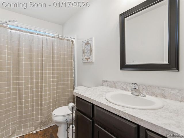 250 Fountain Park Drive, Waterford, MI 48327