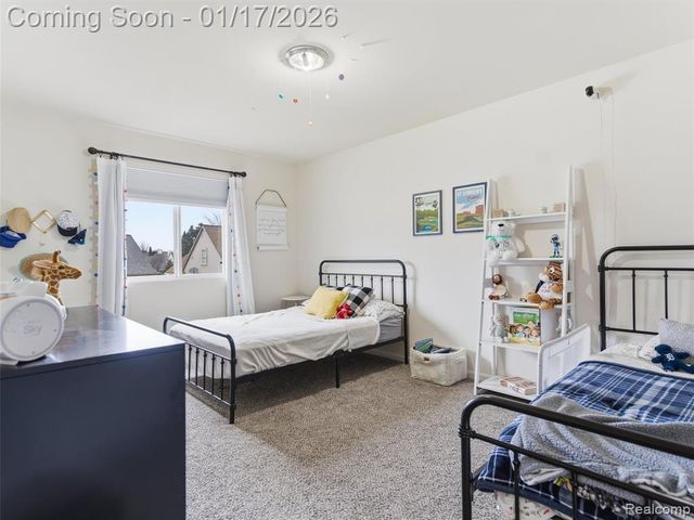 250 Fountain Park Drive, Waterford, MI 48327