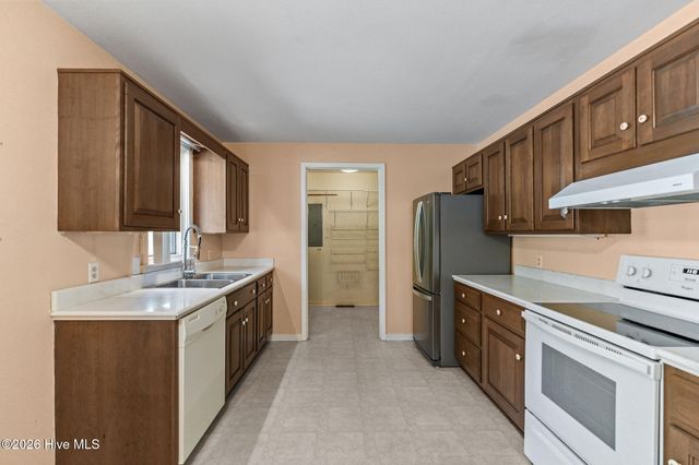 5 Village By The Lake Lane, Southern Pines, NC 28387