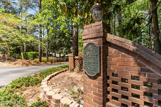 5 Village By The Lake Lane, Southern Pines, NC 28387