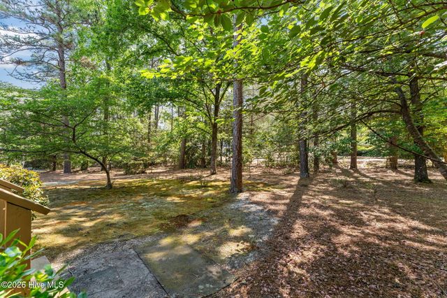 5 Village By The Lake Lane, Southern Pines, NC 28387