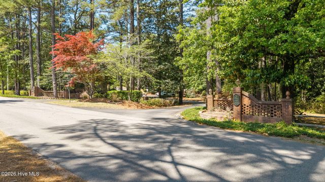 5 Village By The Lake Lane, Southern Pines, NC 28387