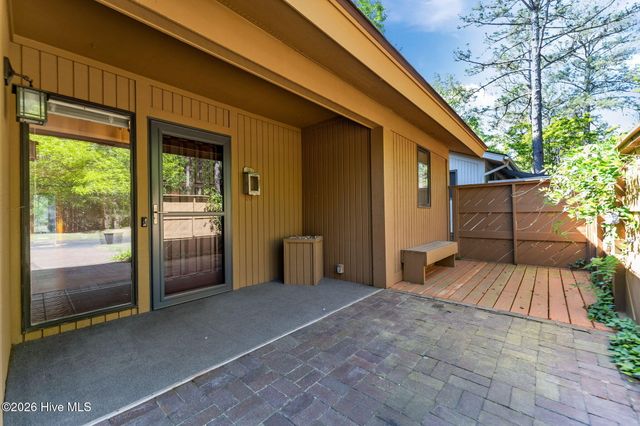 5 Village By The Lake Lane, Southern Pines, NC 28387