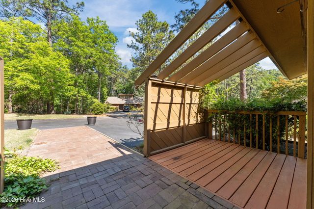 5 Village By The Lake Lane, Southern Pines, NC 28387
