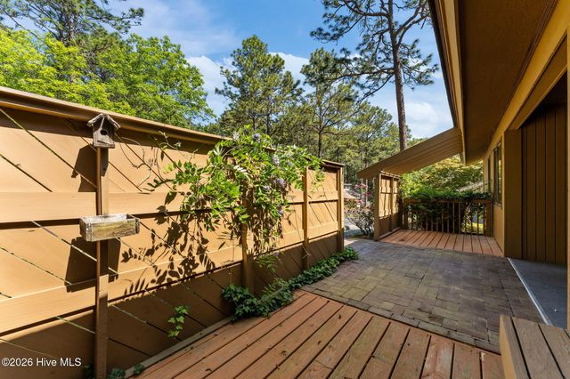 5 Village By The Lake Lane, Southern Pines, NC 28387