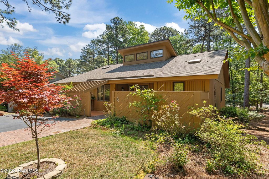 5 Village By The Lake Lane, Southern Pines, NC 28387