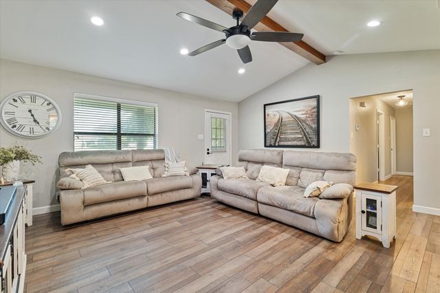 133 S Meadowbrook Drive, Pottsboro, TX 75076