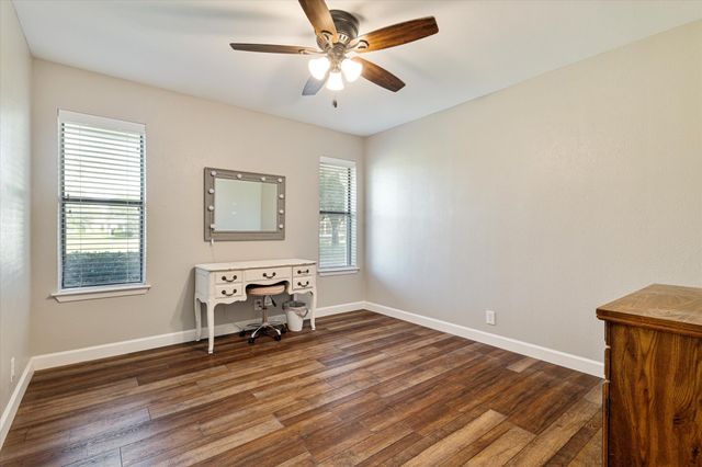 133 S Meadowbrook Drive, Pottsboro, TX 75076