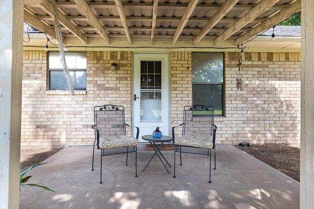 133 S Meadowbrook Drive, Pottsboro, TX 75076