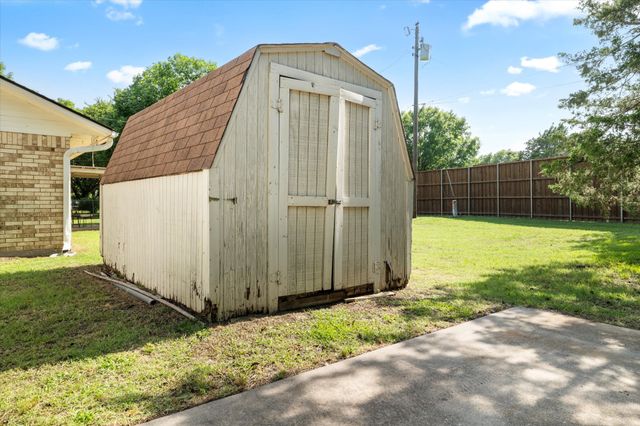 133 S Meadowbrook Drive, Pottsboro, TX 75076