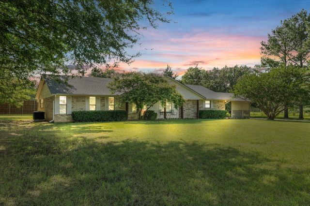 133 S Meadowbrook Drive, Pottsboro, TX 75076