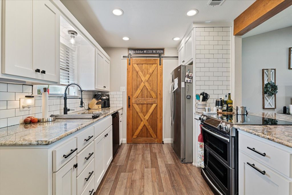 133 S Meadowbrook Drive, Pottsboro, TX 75076