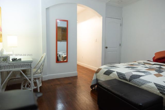 6260 SW 24th St B, Miami, FL 33155