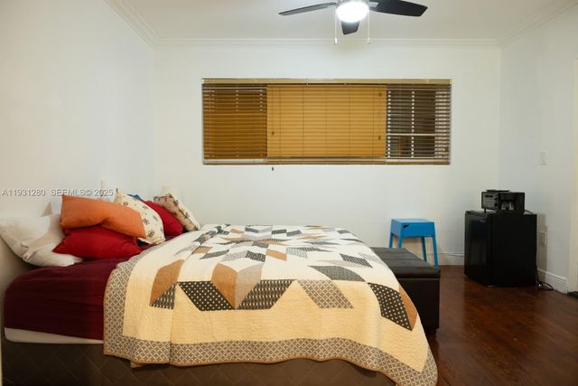 6260 SW 24th St B, Miami, FL 33155