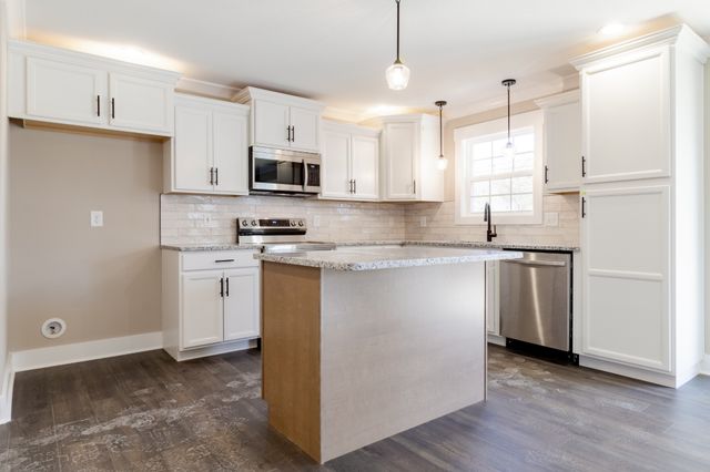 850 Limestone Way, Clarksville, TN 37043