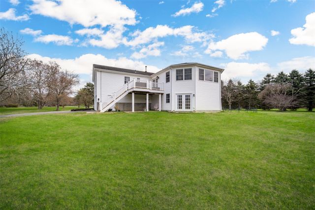 8 Strawberry Lane, Poughkeepsie, NY 12603
