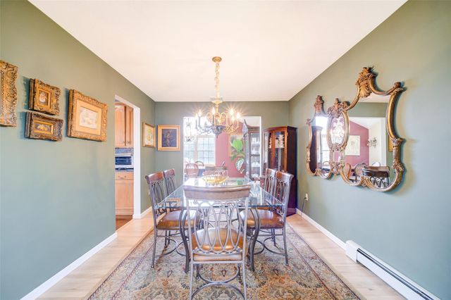 8 Strawberry Lane, Poughkeepsie, NY 12603