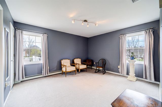 8 Strawberry Lane, Poughkeepsie, NY 12603