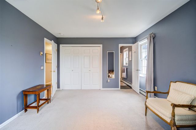8 Strawberry Lane, Poughkeepsie, NY 12603