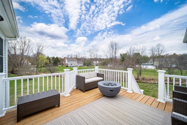 8 Strawberry Lane, Poughkeepsie, NY 12603