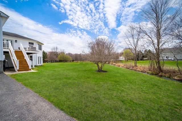 8 Strawberry Lane, Poughkeepsie, NY 12603