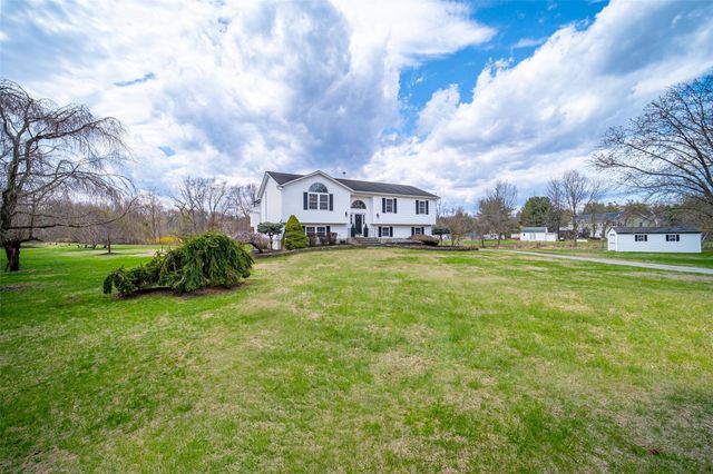 8 Strawberry Lane, Poughkeepsie, NY 12603