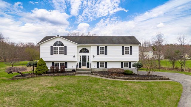8 Strawberry Lane, Poughkeepsie, NY 12603