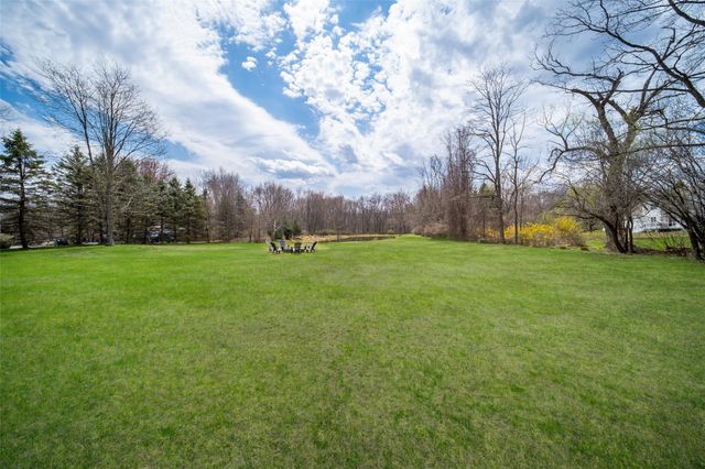 8 Strawberry Lane, Poughkeepsie, NY 12603