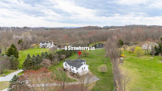 8 Strawberry Lane, Poughkeepsie, NY 12603