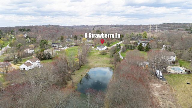8 Strawberry Lane, Poughkeepsie, NY 12603