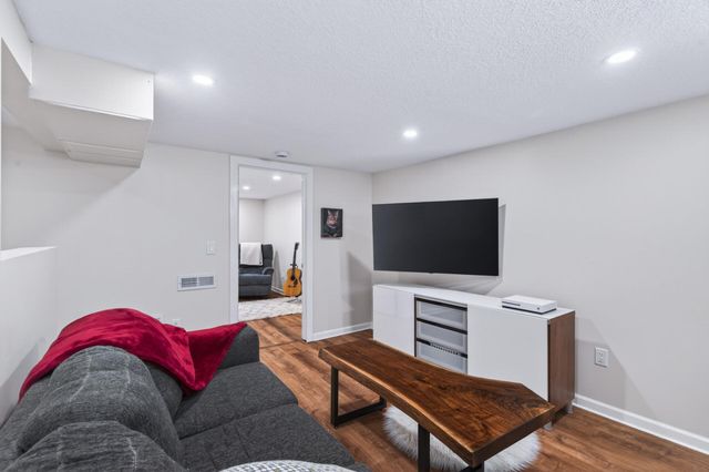 2656 Georgia Avenue S, Saint Louis Park, MN 55426